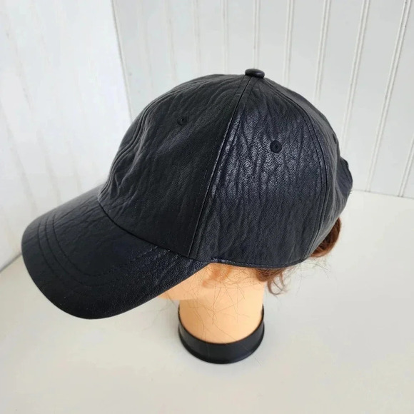 A New Day Fitted Faux Leather Hat Black One Size Te Textured 6 Panel Blank - Picture 1 of 9